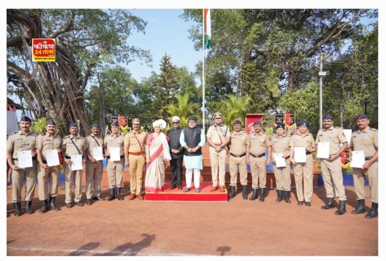रत्नागिरी जिल्हा पोलीस दलात उत्कृष्ट कामगिरी करणाऱ्या 15 पोलिस अधिकारी व कर्मचाऱ्यांना महासंचालकांकडुन सन्मान चिन्ह जाहीर करण्यात आला.