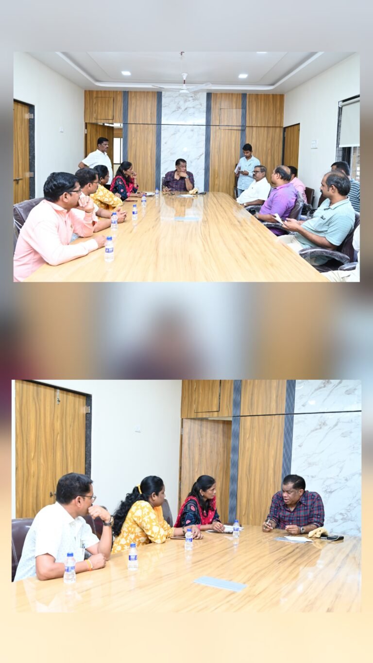 गणेशोत्सवाच्या काळात ग्रामीण भागात जाणाऱ्या एस.टी बस सेवा पूर्ववत ठेवा..
