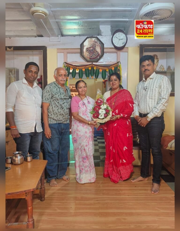 महिला मोर्चा जिल्हाध्यक्ष भाजपा सौ वर्षा परशुराम ढेकणे यांच्याकडून स्मिता लेले यांचा सन्मान